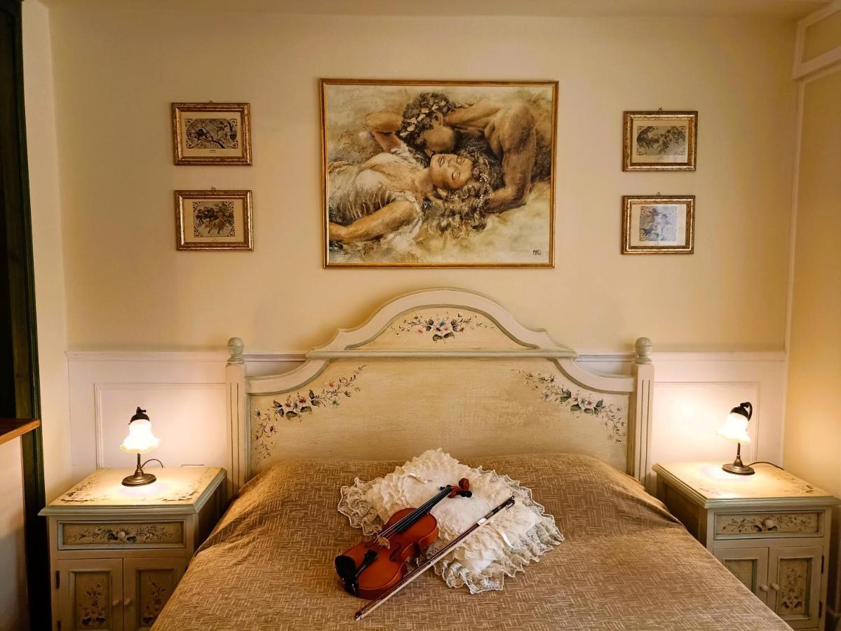 Something About Mary Apartment Athena Bagian luar foto